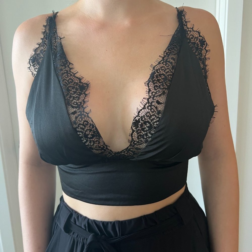 Missguided Black Lace Crop Top, Size US 4